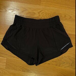 Lululemon Hotty Hot High-Rise Short 2.5" in Black Size 6